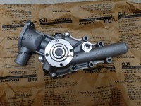 Isuzu 3KA1 помпа водяной насос